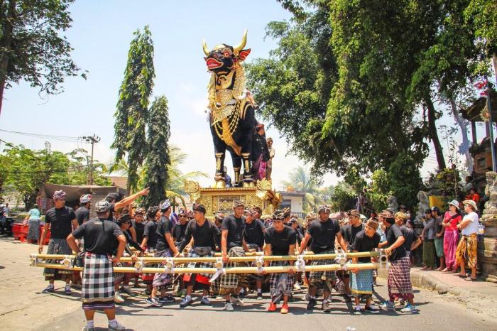 Upacara Adat di Indonesia