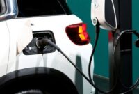 Berapa lama pengisian baterai mobil listrik